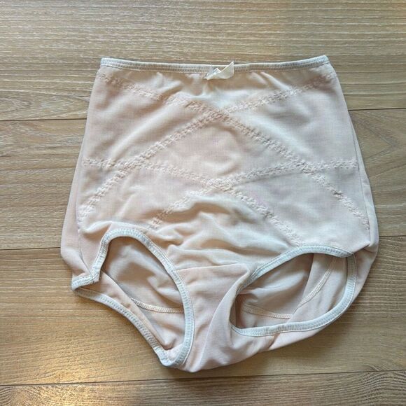 New vintage lingerie tummy control shapewear panty cream white size xl   Unsure - Picture 1 of 4